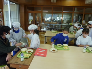 給食①.JPG