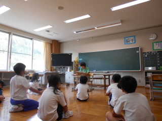 読み聞かせ (1).JPG