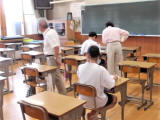 r6100201.jpg