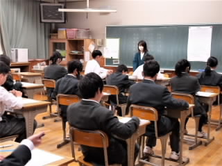 r6111403.jpg