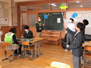 r7111001.jpg