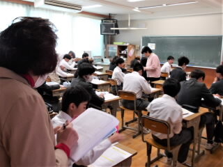 r7112111.jpg