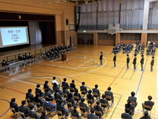 r7121802.jpg