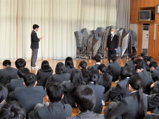 r8031301.jpg