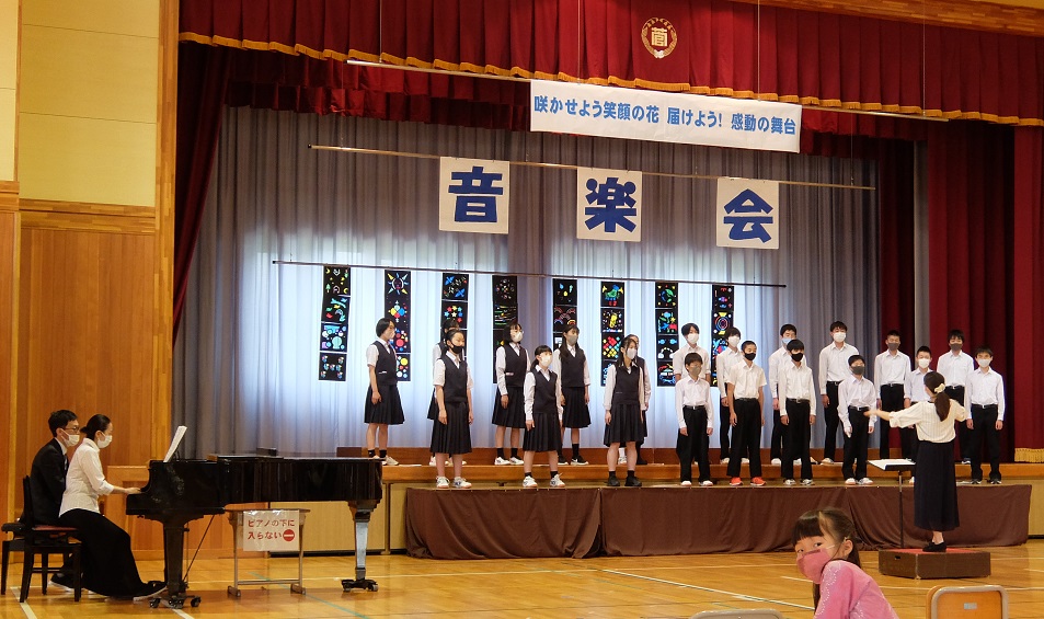 中学生合唱.jpg