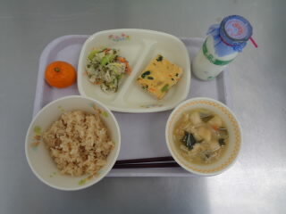 R8.1.16まつたけ給食.JPG