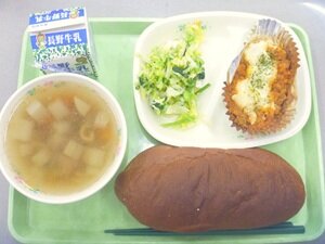 給食①HP用.JPG